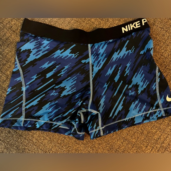 nike pro biker shorts
